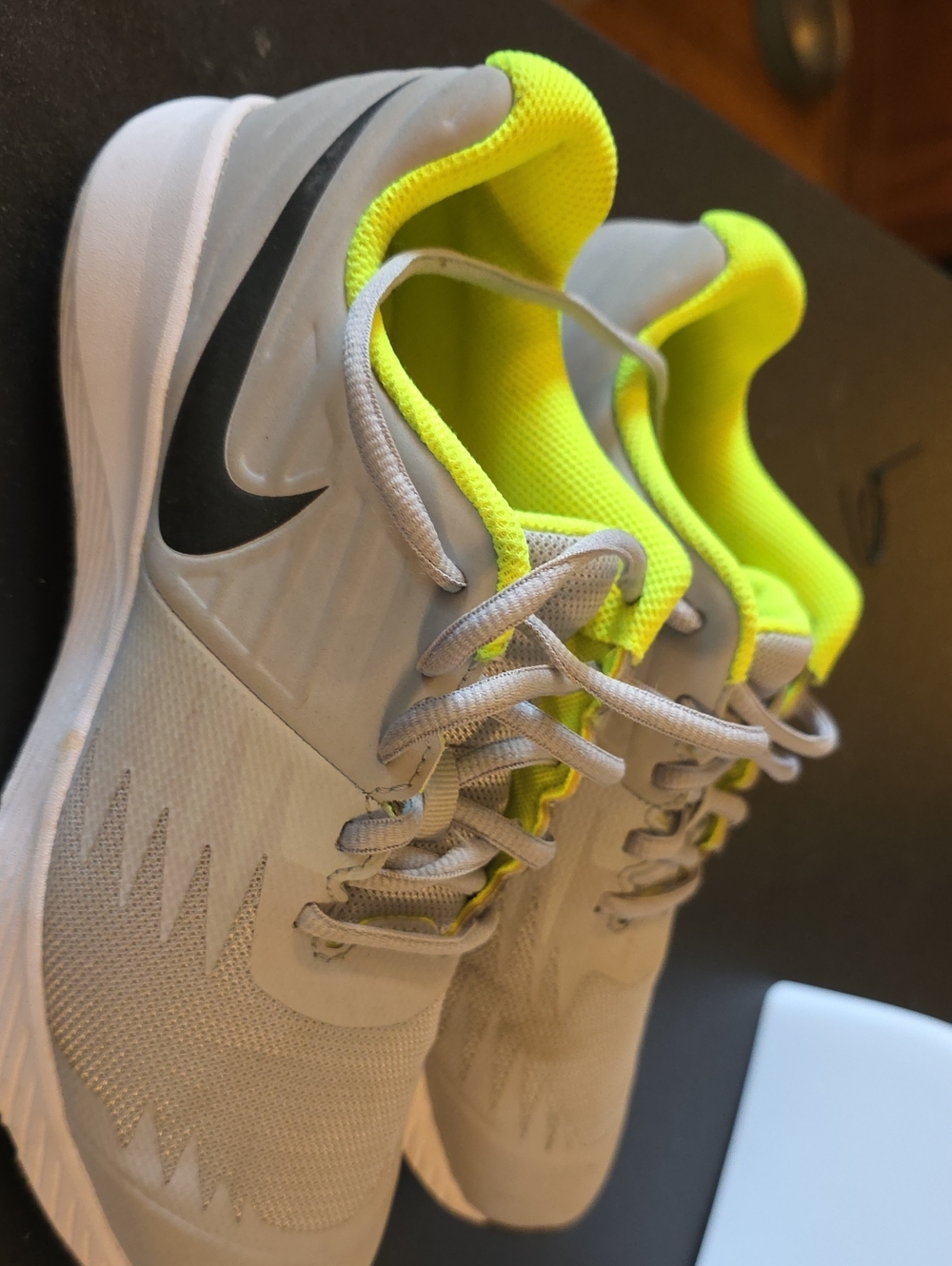 Nike Light Gray and Neon Yellow Training Sneakers Size 5 Boy US